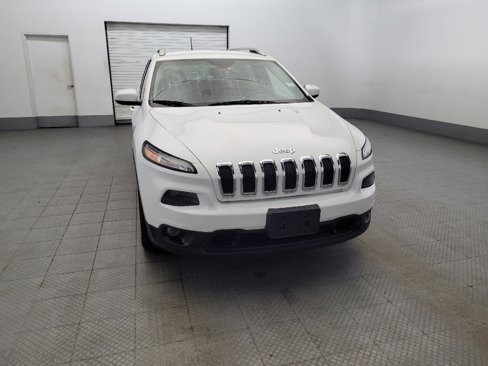 Used 2018 Jeep Cherokee Latitude Plus w/ Cold Weather Group image 14