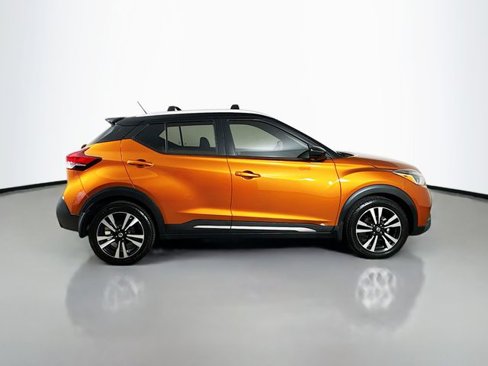 Used 2018 Nissan Kicks SR image 5