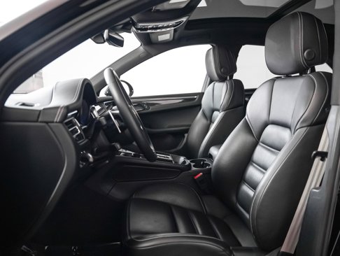 Certified 2022 Porsche Macan S image 5