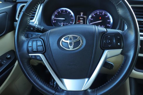 Used 2014 Toyota Highlander XLE image 32