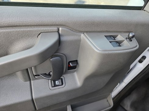 Used 2023 GMC Savana 2500 w/ Driver Convenience Package image 27
