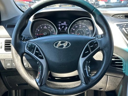 Used 2013 Hyundai Elantra Limited image 19