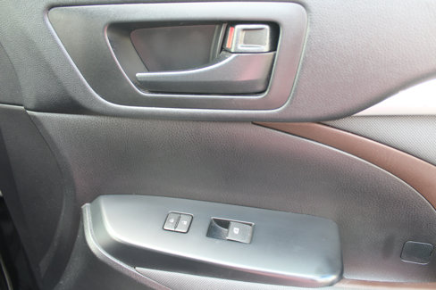 Used 2019 Toyota Highlander LE image 49