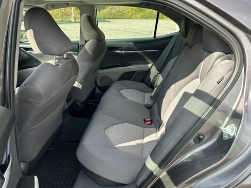 Used 2022 Toyota Camry LE image 25