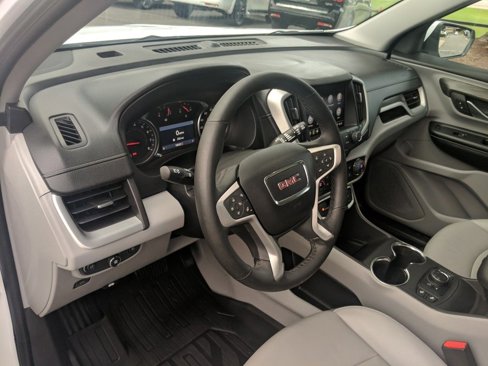 Used 2024 GMC Terrain SLT image 16