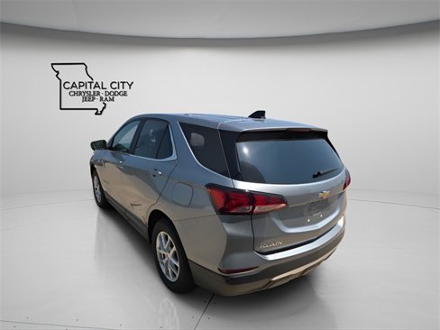 Used 2023 Chevrolet Equinox LT w/ Driver Convenience Package image 5
