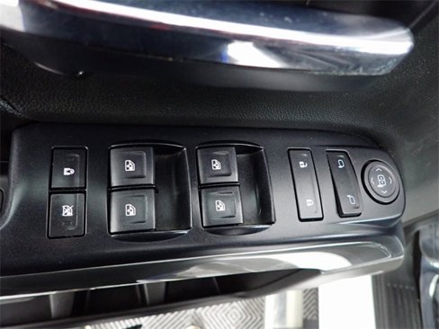 Used 2018 Chevrolet Silverado 1500 LT image 16