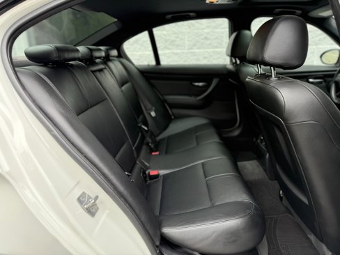 Used 2011 BMW M3 Sedan image 24