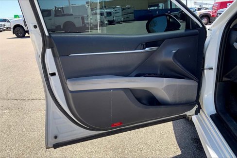 Used 2020 Toyota Camry SE image 21