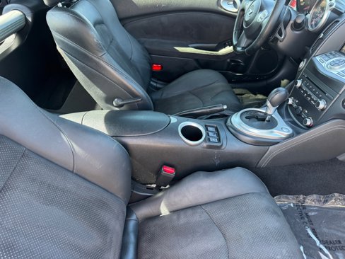 Used 2010 Nissan 370Z Touring w/ Sport Pkg image 11