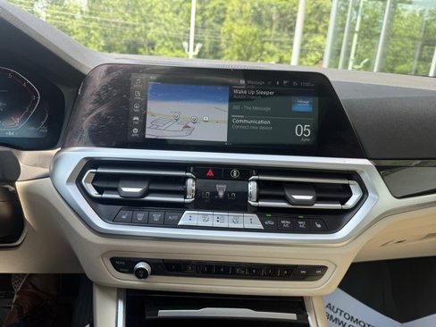 Certified 2022 BMW 330i xDrive Sedan w/ Driving Assistance Package image 15