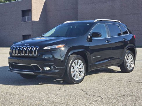 Used 2018 Jeep Cherokee Overland image 2