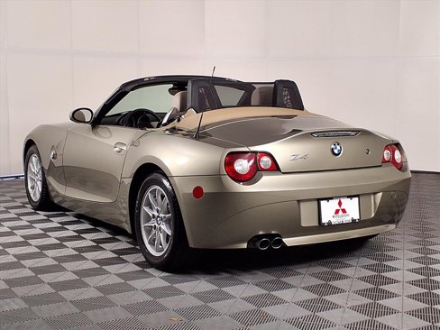 Used 2005 BMW Z4 2.5i image 5