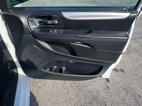 Used 2019 Dodge Grand Caravan GT image 35