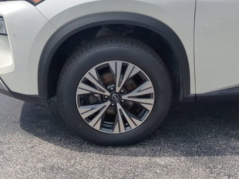 Used 2023 Nissan Rogue SV image 11