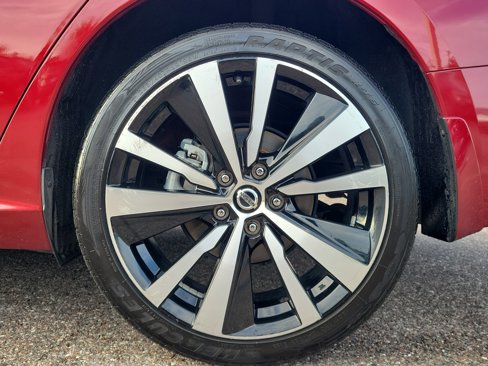 Certified 2021 Nissan Altima 2.5 SR w/ SR Premium Package image 7