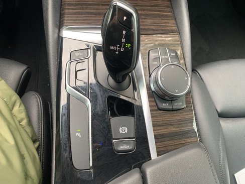 Used 2018 BMW 530i xDrive image 22