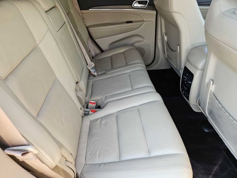Used 2018 Jeep Grand Cherokee Limited w/ Luxury Group II image 21