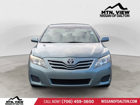 Used 2011 Toyota Camry LE image 3