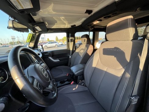 Used 2013 Jeep Wrangler Unlimited Rubicon w/ Dual Top Group image 12