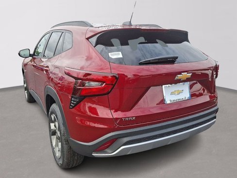 New 2025 Chevrolet Trax LT image 3