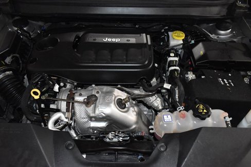 Used 2019 Jeep Cherokee Limited image 10