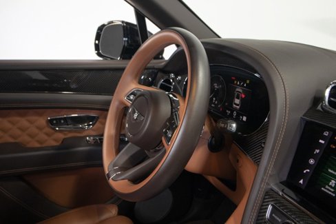 Used 2022 Bentley Bentayga image 53