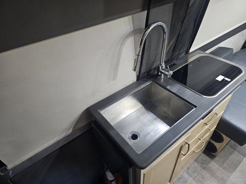 Used 2019 Mercedes-Benz Sprinter 2500 image 19