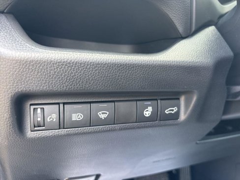 Used 2021 Toyota RAV4 XLE image 25
