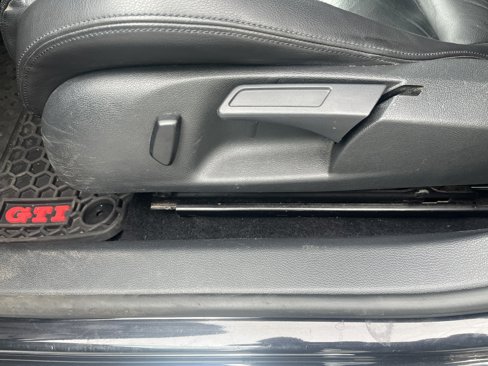 Used 2012 Volkswagen GTI 4-Door image 44