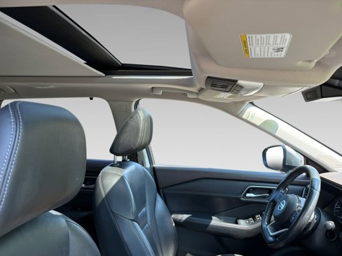 Used 2021 Nissan Rogue SL w/ Premium Package image 4