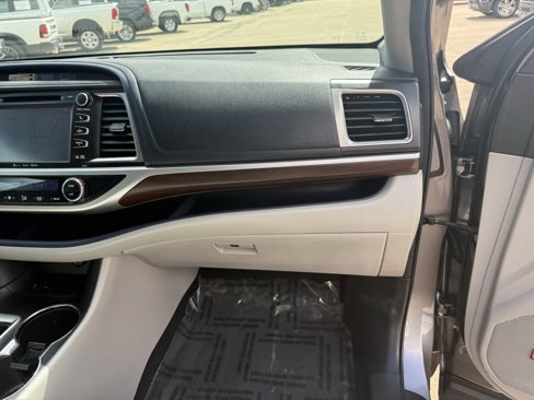 Used 2016 Toyota Highlander Limited image 49