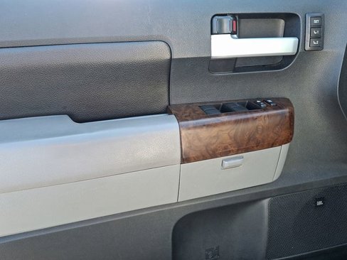 Used 2010 Toyota Tundra Limited image 13