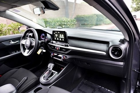 Used 2019 Kia Forte LXS image 10