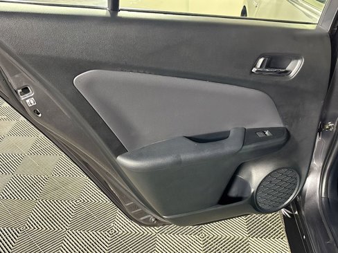 Used 2021 Toyota Prius LE image 18