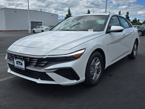 New 2025 Hyundai Elantra SE w/ Cargo Package image 8
