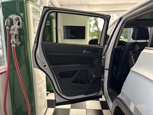 Used 2019 Volkswagen Atlas SE w/ Panoramic Sunroof Package image 54