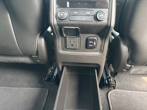 Used 2018 GMC Acadia SLT image 18