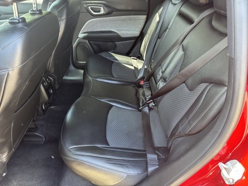 Used 2024 Jeep Compass Latitude image 6