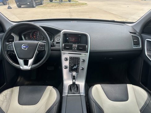 Used 2017 Volvo XC60 T5 Dynamic w/ Preferred Option Package image 21