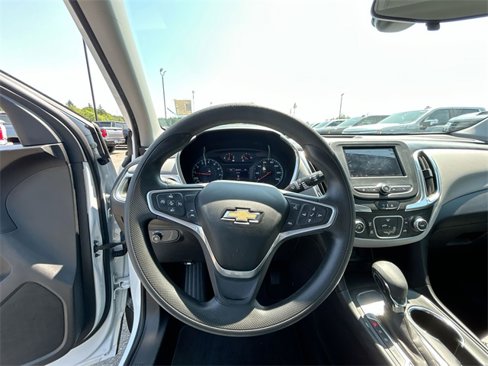 Used 2022 Chevrolet Equinox LS image 10