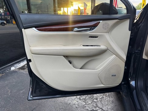 Used 2018 Cadillac XT5 Premium Luxury image 11