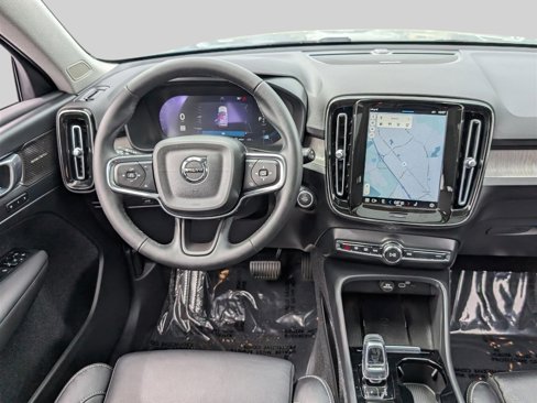 Used 2023 Volvo XC40 B5 Ultimate image 19