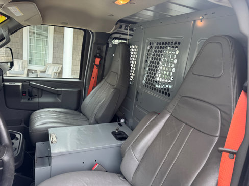 Used 2017 Chevrolet Express 2500 image 12