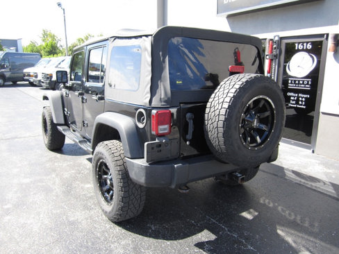 Used 2010 Jeep Wrangler Unlimited Sport image 3
