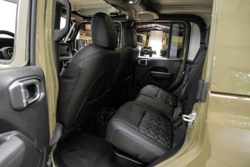 Used 2025 Jeep Gladiator Sport image 76