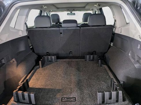 Used 2020 Volkswagen Tiguan SE w/ Panoramic Sunroof Package image 6