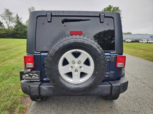 Used 2013 Jeep Wrangler Unlimited Sport image 7