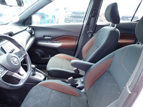 Used 2019 Nissan Kicks SR image 10