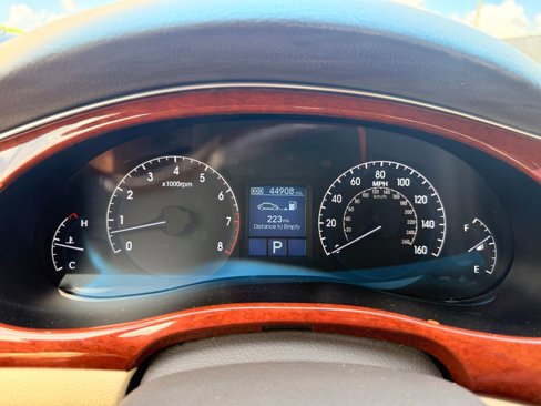 Used 2012 Hyundai Genesis 3.8 image 26